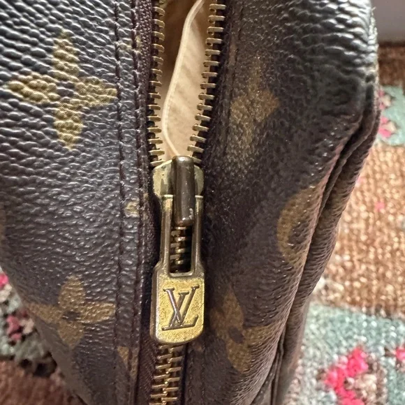 Louis Vuitton Monogram Toilette 28 cosmetic case - Picture 3 of 12